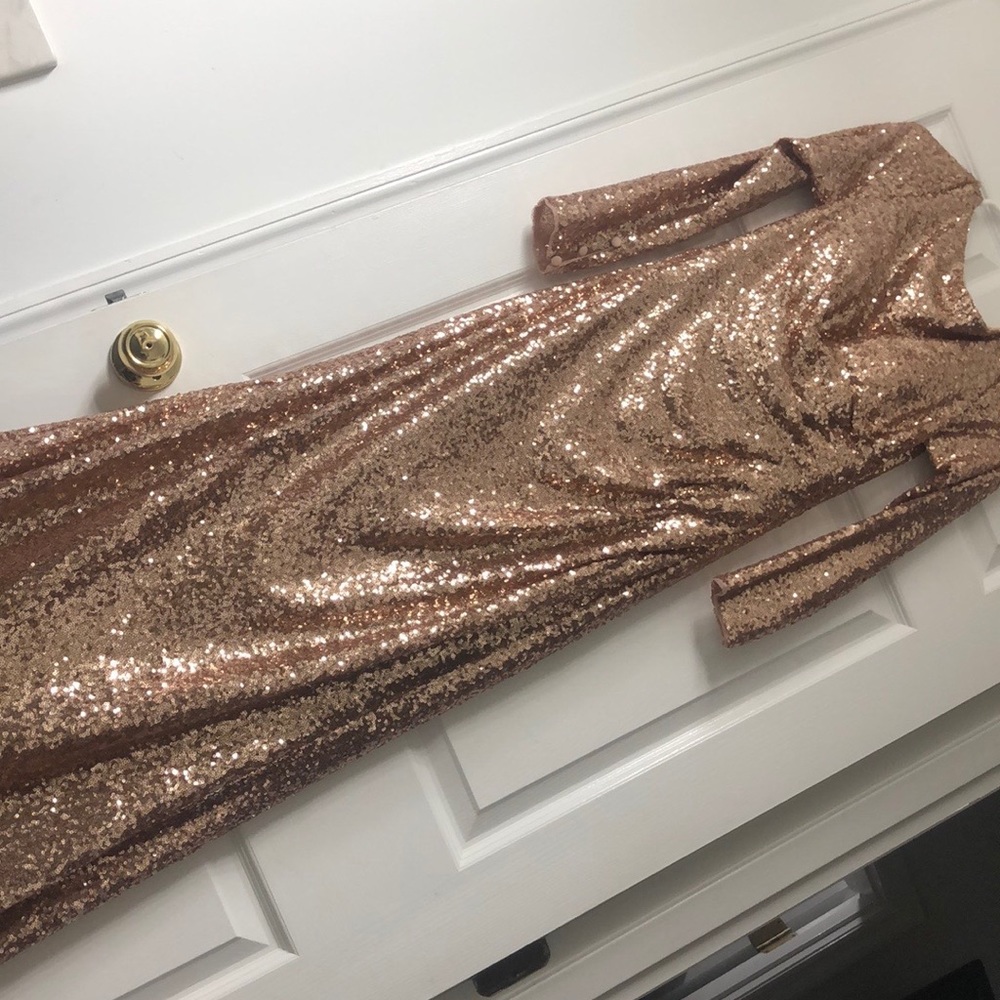 Rose Gold Sequin Gown - Picture 5 of 6